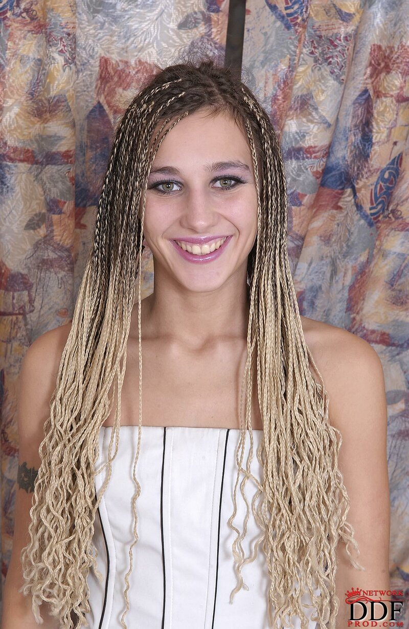 Лена, 20
